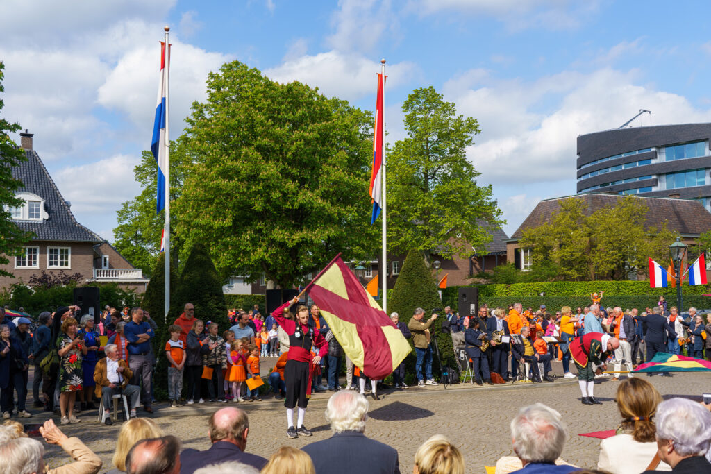 Koningsdag Vught - Raadhuis (20)