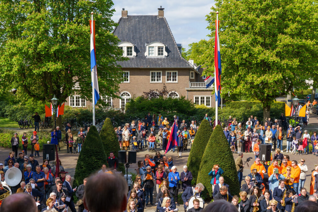 Koningsdag Vught - Raadhuis (27)