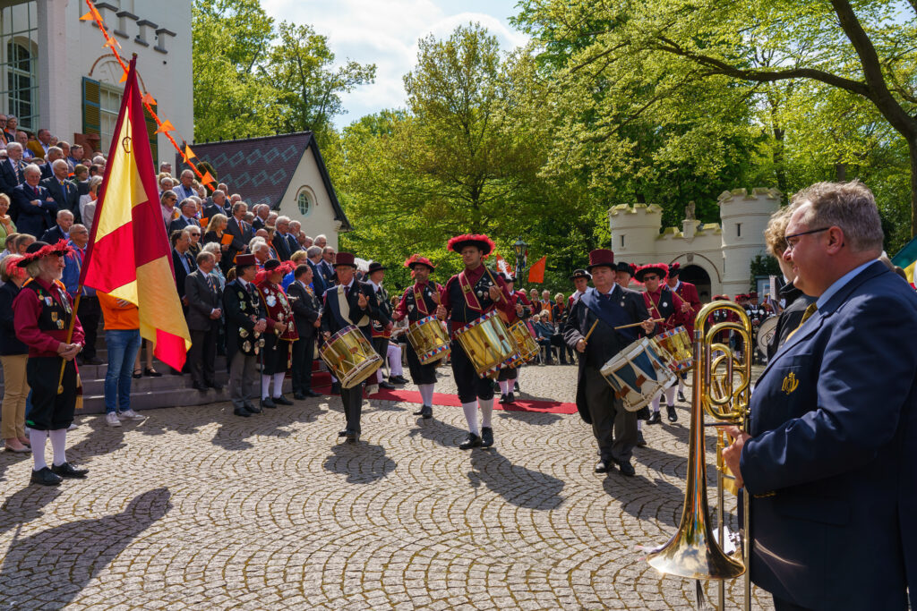 Koningsdag Vught - Raadhuis (30)