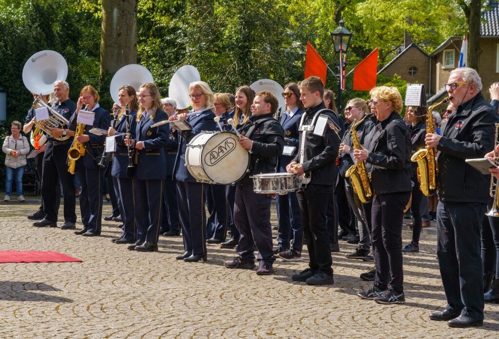 Koningsdag Vught - Raadhuis (35)