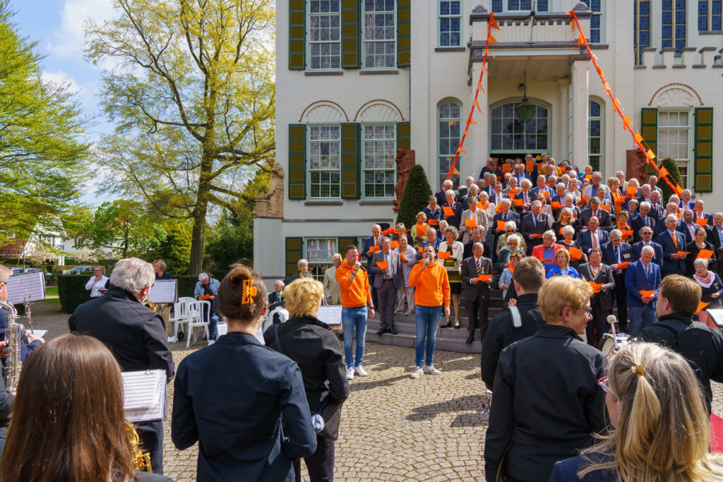 Koningsdag Vught - Raadhuis (38)