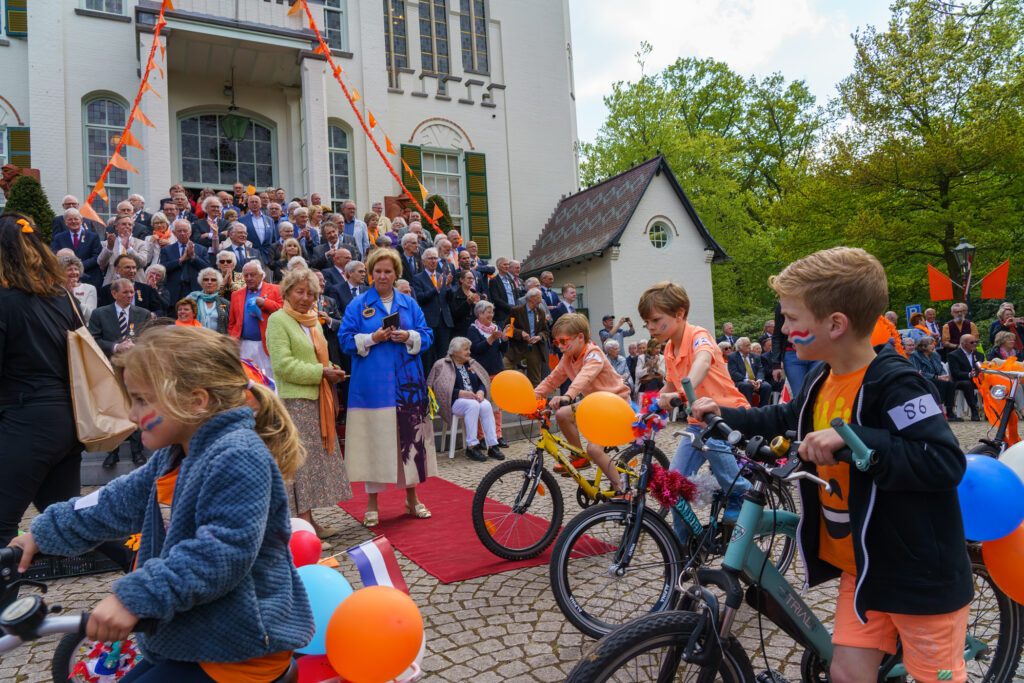 Koningsdag Vught - Raadhuis (67)