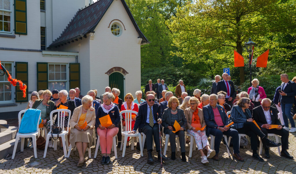 Koningsdag Vught - Raadhuis (7)