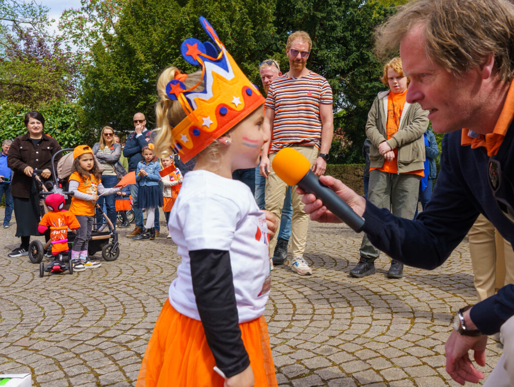 Koningsdag Vught - Raadhuis (74)